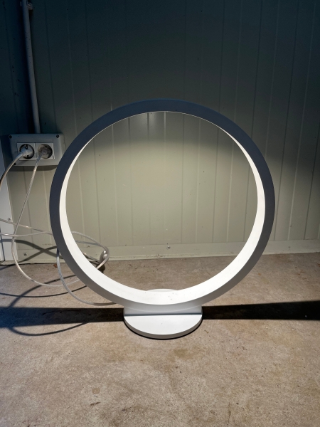 Lampe blanche de bureau