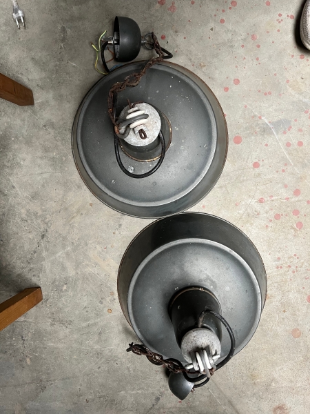 2 lampes noires d'extérieur