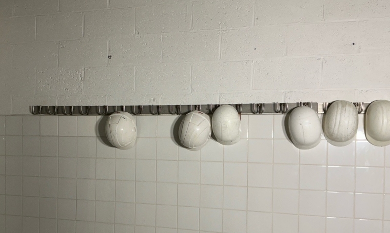 3 rails de porte-manteaux métalliques 