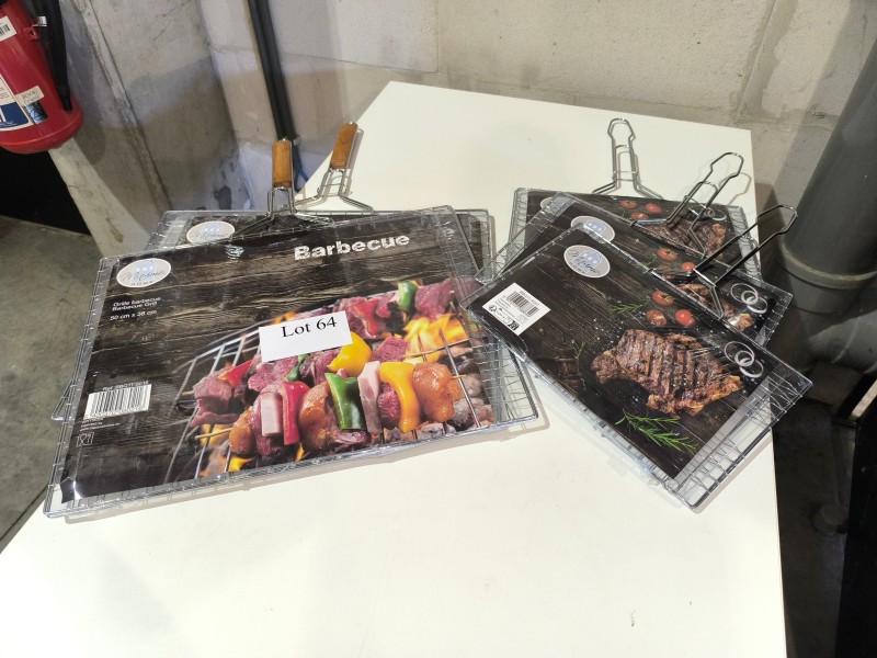 Een set van 5 barbecue-roosters (2 grote + 3 kleine) – kavel bij Auctionline, Anderlecht