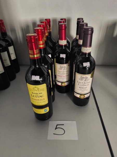 Een set van 12 flessen Franse rode wijn – kavel bij Auctionline, Anderlecht