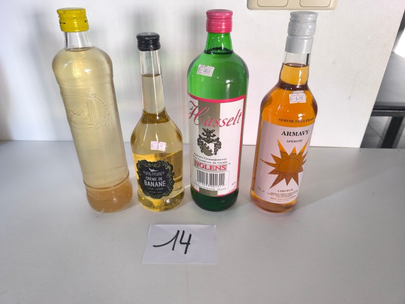 4 flessen diverse aperitieven – kavel bij Auctionline, Anderlecht