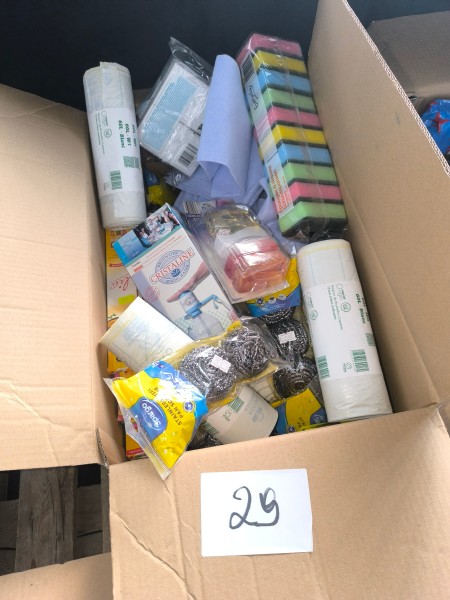 Een partij huishoudelijke artikelen (sponsjes, theedoeken, vuilniszakken,…) – kavel bij Auctionline, Anderlecht
