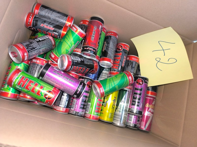 Een assortiment energiedrankjes (NALU, RODEO, HELL, GOLDEN POWER,…) – kavel bij Auctionline, Anderlecht