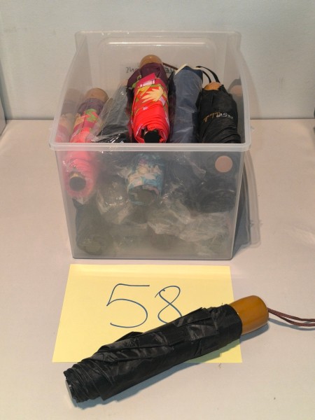 Een set van 17 paraplu’s – kavel bij Auctionline, Anderlecht