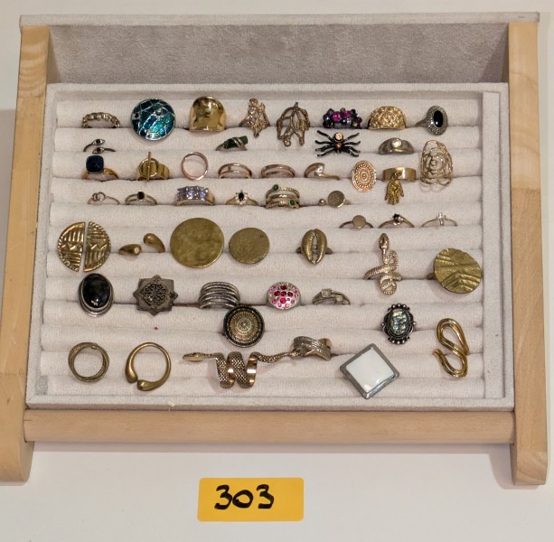 Een partij diverse ringen – kavel bij Auctionline, Anderlecht