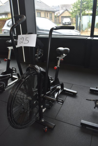 Een AIR BIKE van het merk ATHLETICS – kavel bij Auctionline, Anderlecht