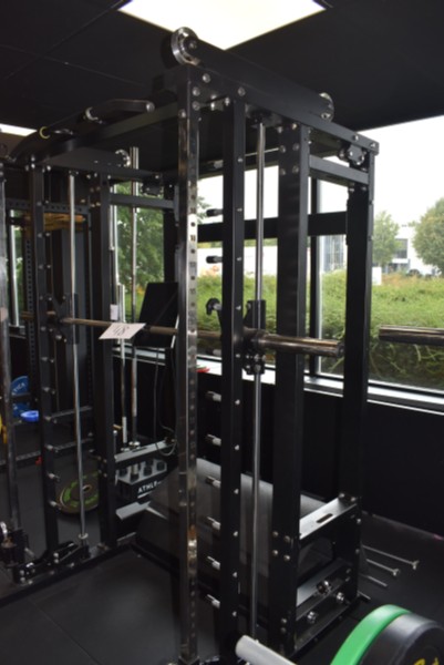 Een geleide „SMITH MACHINE“ multipower-apparaat – kavel bij Auctionline, Anderlecht