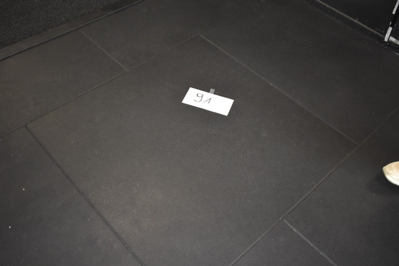 Een set vloerbeschermingstegels 1mx1m (25 stuks) – kavel bij Auctionline, Anderlecht