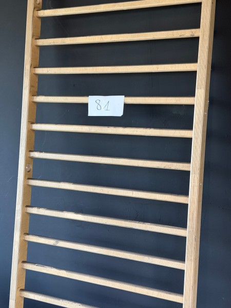 Een houten klimrek – kavel bij Auctionline, Anderlecht