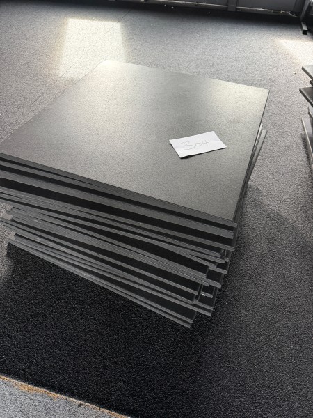 Een set vloerbeschermingsplaten van 1 m x 1 m (25 stuks) – kavel bij Auctionline, Anderlecht