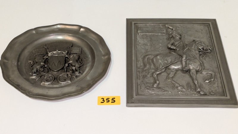 2 metalen voorwerpen, in tin-stijl – kavel bij Auctionline, Anderlecht