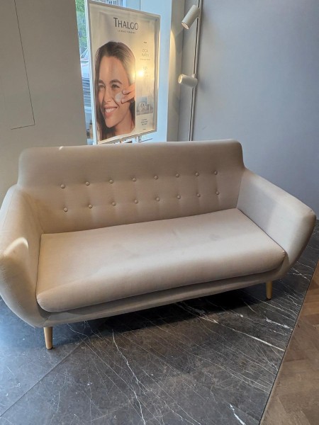 Vente appareil endermologie, table massage, mobiliers et petits electros a affectation professionnelle – veiling bij Auctionline