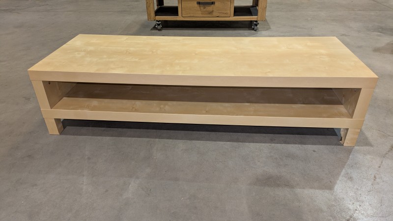 Een tv-meubel van licht hout – kavel bij Auctionline, Anderlecht
