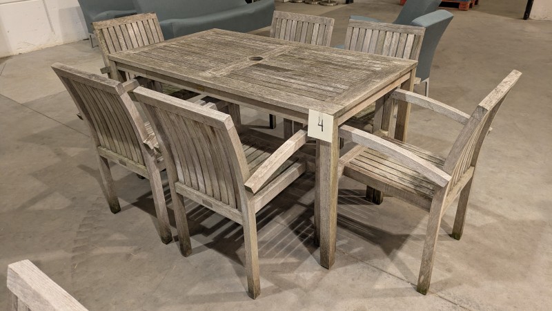 Een teakhouten tafel + 6 stoelen – kavel bij Auctionline, Anderlecht