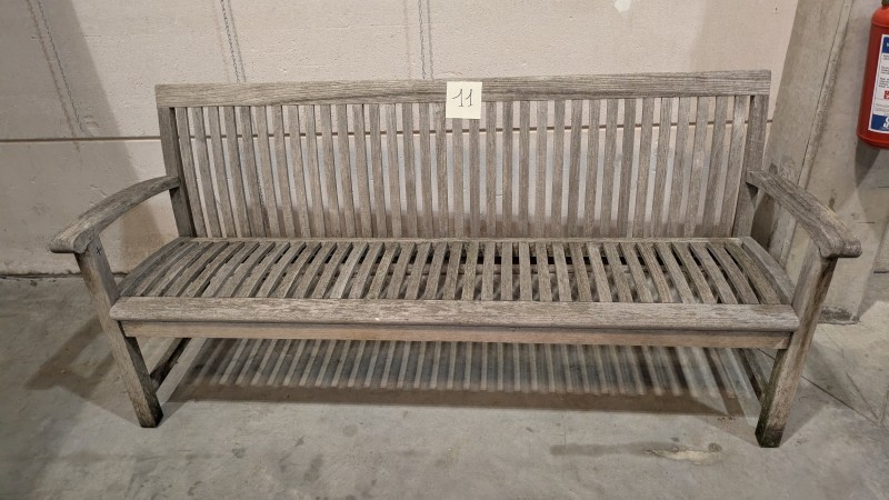 Een teakhouten bank – kavel bij Auctionline, Anderlecht