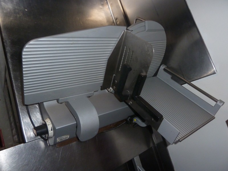 Vleessnijmachine – kavel bij Auctionline, Turnhout