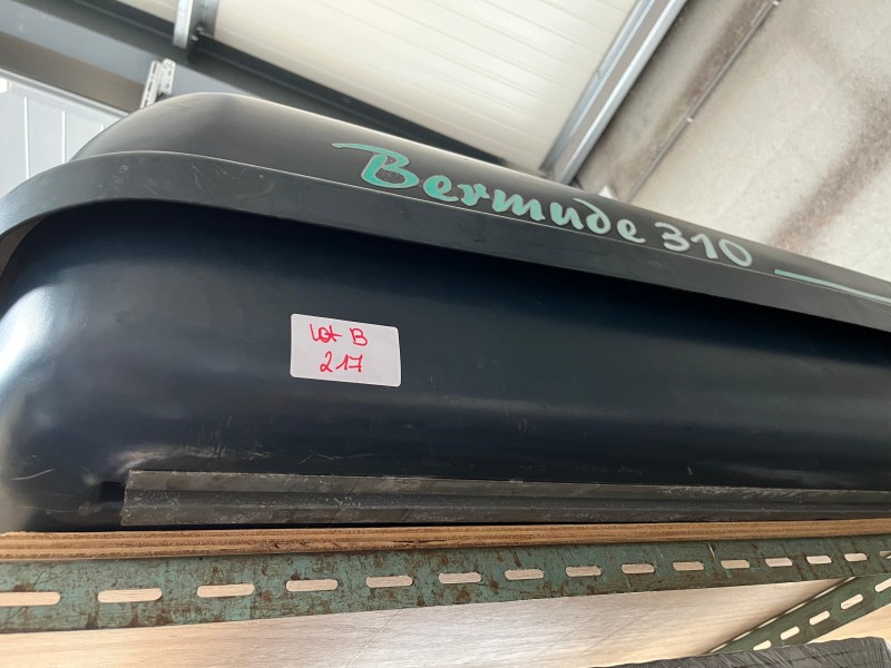 LOT B217 - Coffre de toit Bermude 310 + barres de toit – kavel bij Auctionline, Leglise