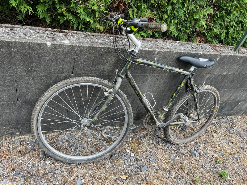 LOT B238 - VTT rigide ancien, marque non identifiée – kavel bij Auctionline, Leglise