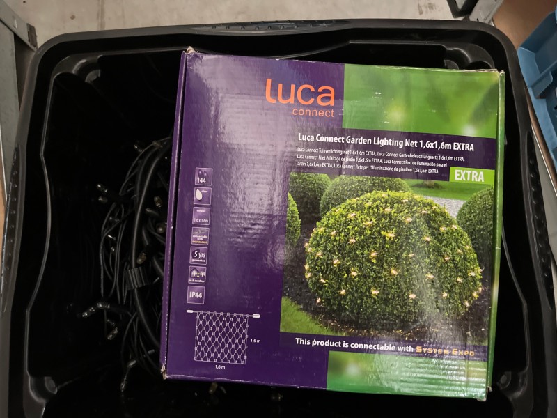 LOT B309 – Bac de rangement avec guirlandes lumineuses Luca Connect – kavel bij Auctionline, Leglise