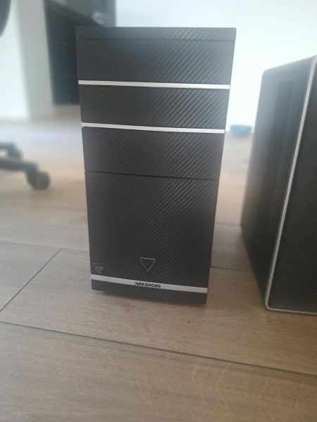 Computer Philips, zwarte kleur met muis en logi toetsenbord – kavel bij Auctionline, Kortrijk