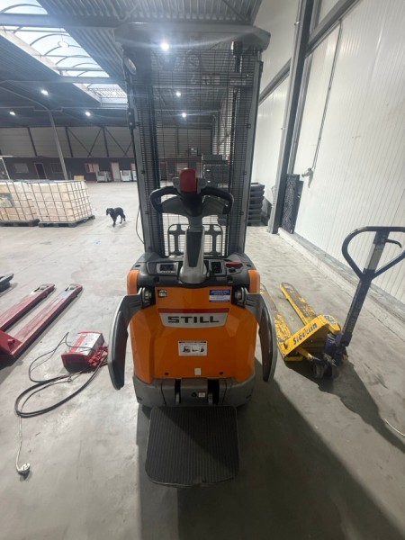 Elektrische heftruck STILL EXV-SF 14 in oranje-grijze kleur – kavel bij Auctionline, Sint-Lievens-Houtem