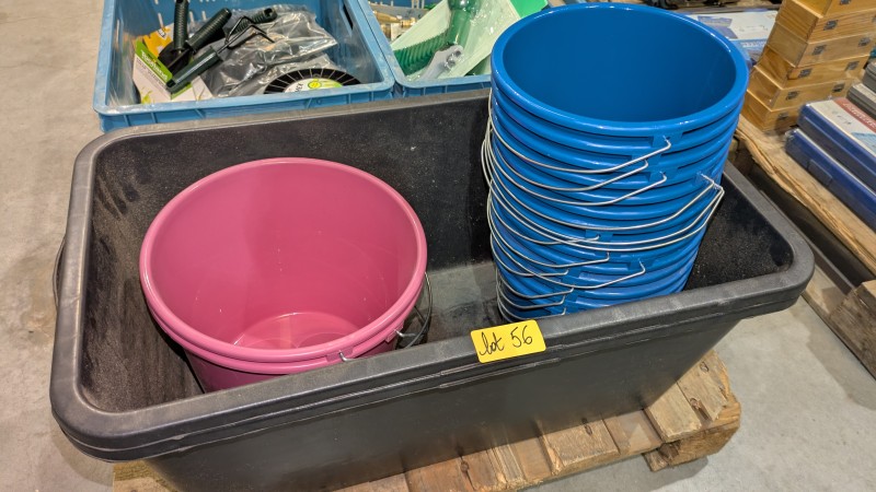Een bak + 1 set diverse emmers – kavel bij Auctionline, Anderlecht