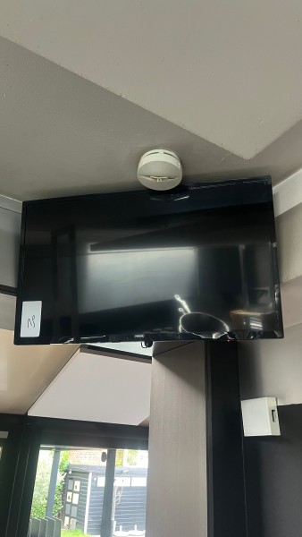 Lot n° 19 — téléviseur à écran plat philips – kavel bij Auctionline