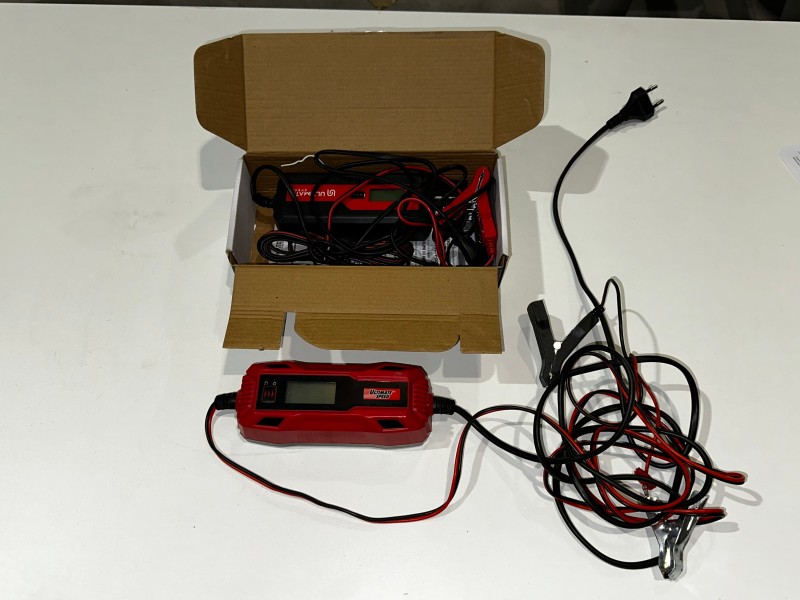 2 UTLIMATE SPEED-acculaders – kavel bij Auctionline, Anderlecht