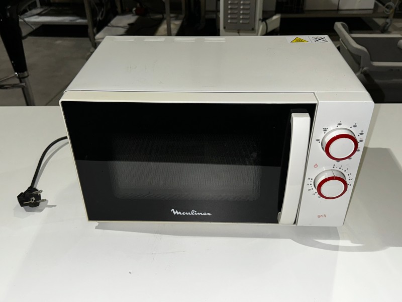 Een MOULINEX-magnetron – kavel bij Auctionline, Anderlecht