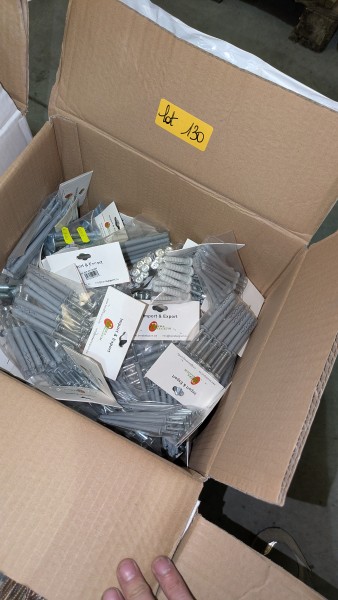 Een partij diverse schroeven – kavel bij Auctionline, Anderlecht