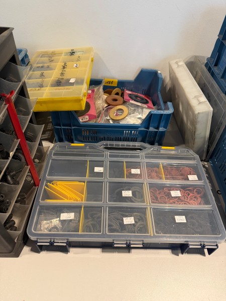 Een set diverse afdichtingen – kavel bij Auctionline, Anderlecht