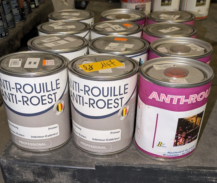 Een partij van 12 potten roestwerende producten – kavel bij Auctionline, Anderlecht