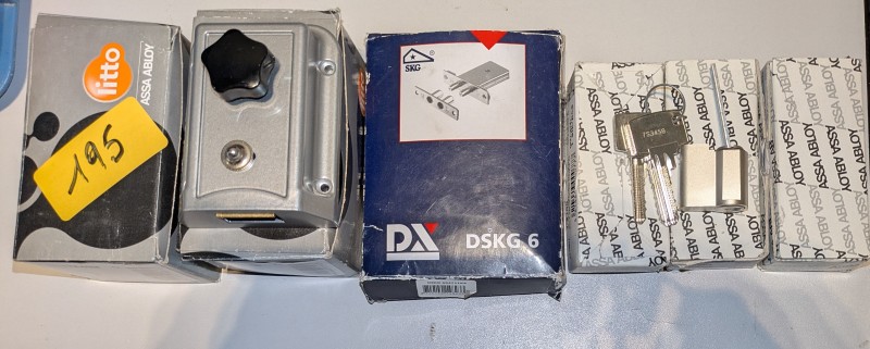 Een set van 5 diverse cilinders – kavel bij Auctionline, Anderlecht