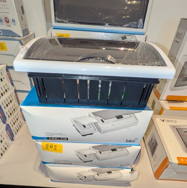 3 zekeringkasten met 12 modules van ALEROS SOLERA – kavel bij Auctionline, Anderlecht