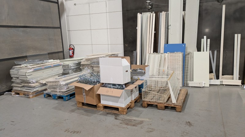 Een set winkelrekken – kavel bij Auctionline, Anderlecht