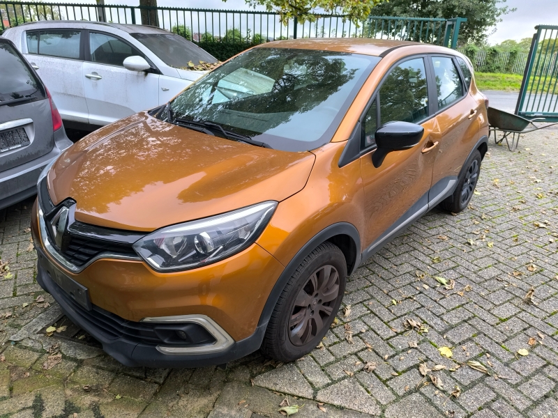 1ere mise en circulation 19/08/2019 - 1300cc essence - avec certificat immatriculation (Partie 1) - 1 clé - avec coup - 88839km
---
1ste inschrijving 19/08/2019 - 1300cc benzine - met kentekenbewijs (Deel 1) - 1 sleutel - met slag - 88839km